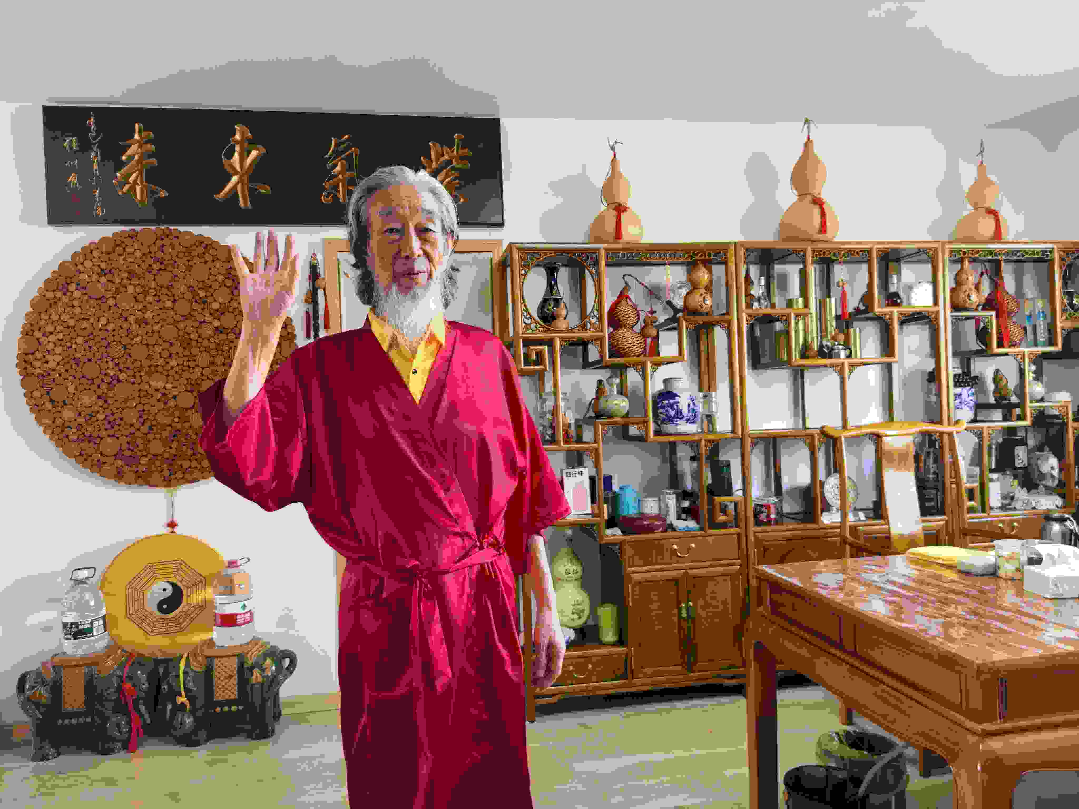 光之宇宙演化——从内而外的永恒显化